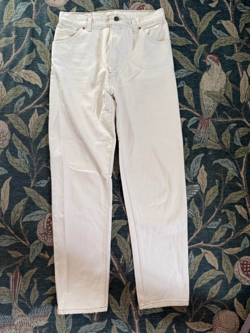 Levi's Straight Leg Jeans in Off-White